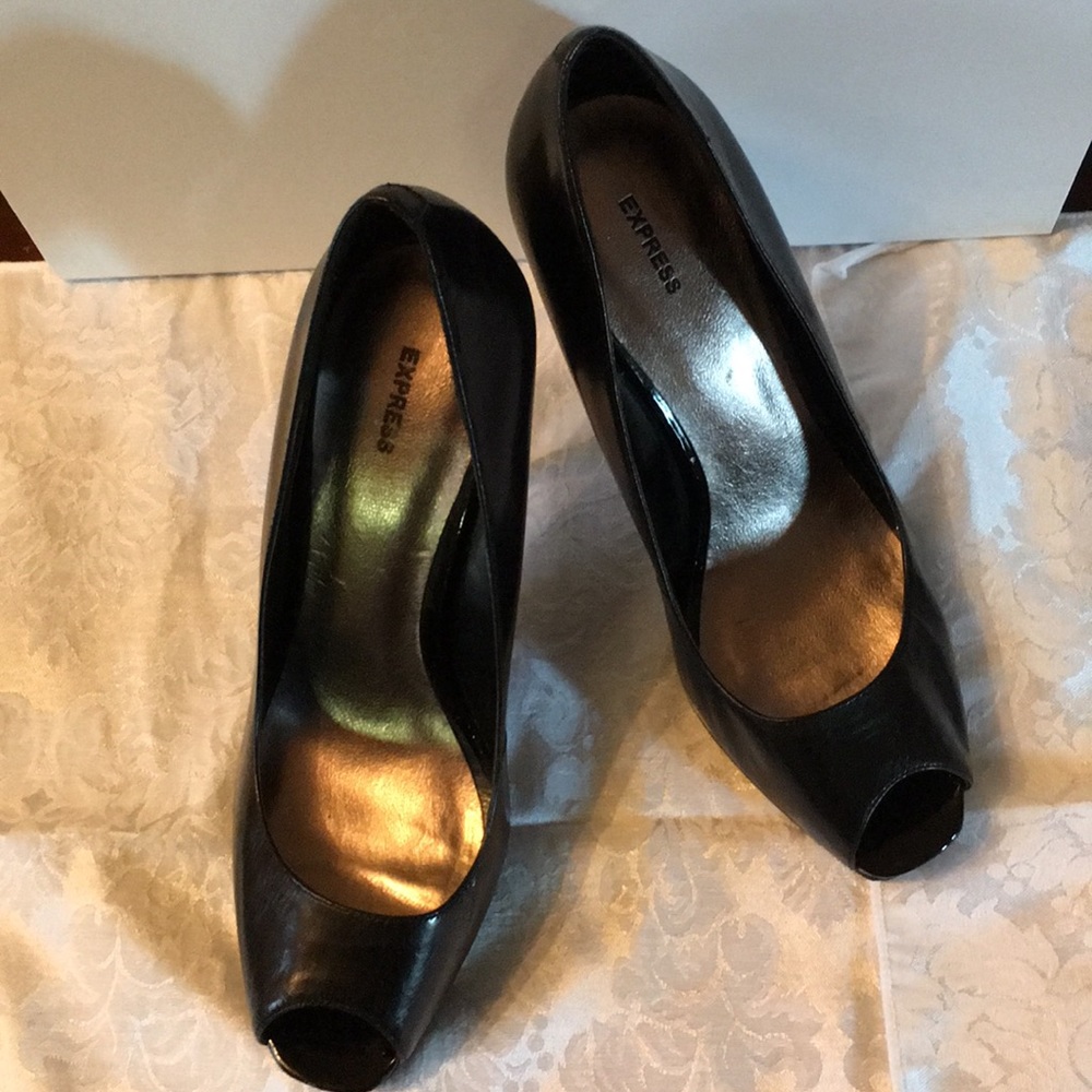 stiletto shoes